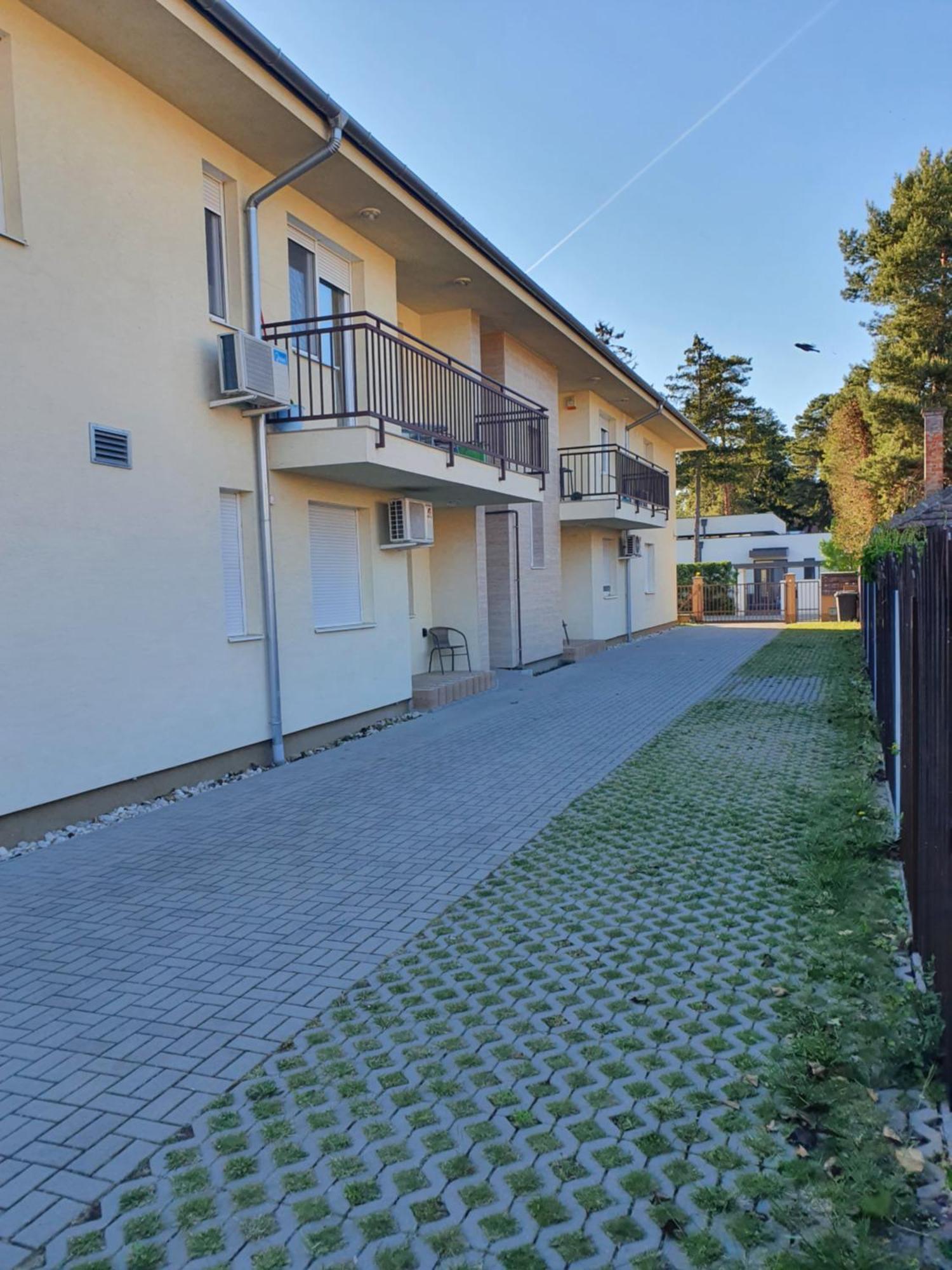 Mandara Wellnes Apartmanok Siofok Exterior photo